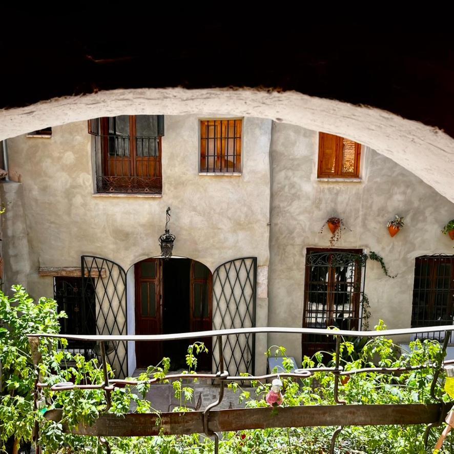 Oliva Courtyard Guesthouse Luaran gambar